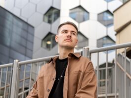 Josh Gregg just unveiled the deep, groovy and infectious House music single Connection, the first release on his new imprint Poles Apart.