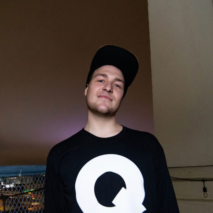 Qlank returns to Insomniac's INROTATION Records with the infectious and extra catchy bass heavy Tech meets Bass House single Therapy.