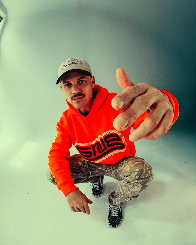 Drive Theory unleashes a banging, club-ready and high-energy 2025 Tech House editremix of Cash Out by SIDEPIECE & Bobby Shmurda. Drive Theory unleashes a banging, club-ready and high-energy 2025 Tech House editremix of Cash Out by SIDEPIECE & Bobby Shmurda.