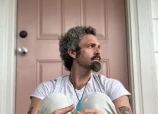 Nomadic Firs returns with “In It,” a vibrant Chill Indie Dance song inspired by sobriety, yoga, and a celebration of connection.