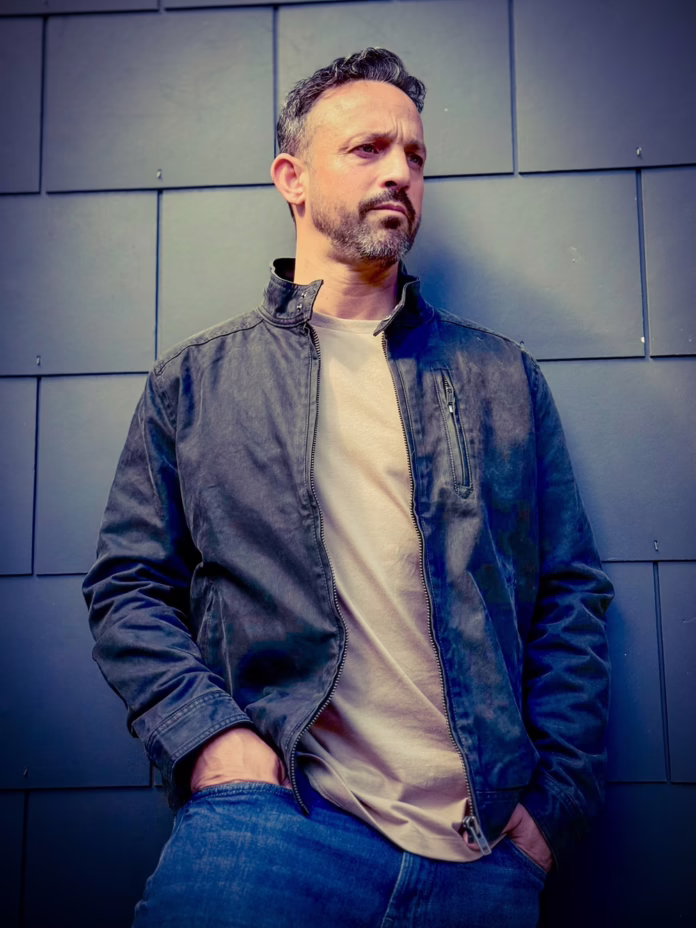 Matthew Holden debuts with The Truth, a 2025 Melodic Techno release merging emotion, intensity, and progressive soundscapes.