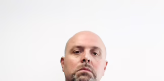 Gaiatech’s Tropical Freak EP blends Melodic, Progressive and Psychedelic Techno w Organic textures and analog warmth into a vibrant journey.