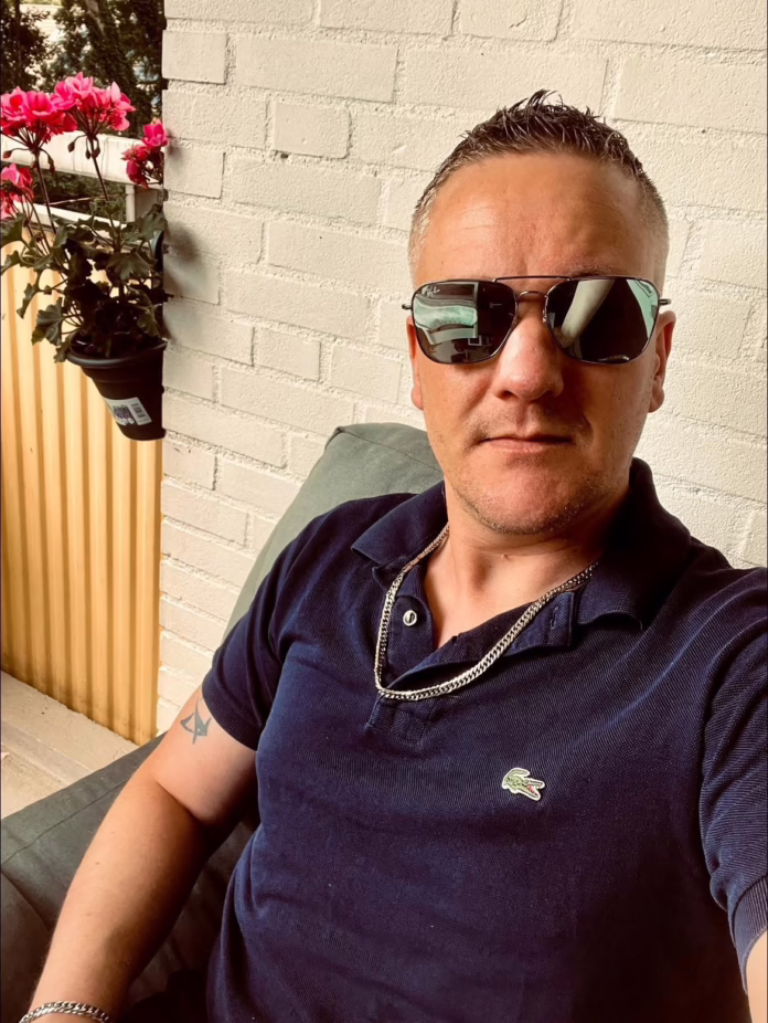 Messenjā’s Revenge EP blends dark Hard Techno, Hardcore and Hardstyle into a cinematic, narrative-driven release built on 90s bass energy. Messenjā’s Revenge EP blends dark Hard Techno, Hardcore and Hardstyle into a cinematic, narrative-driven release built on 90s bass energy.